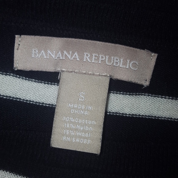 Banana Republic Sweater - Picture 3 of 4